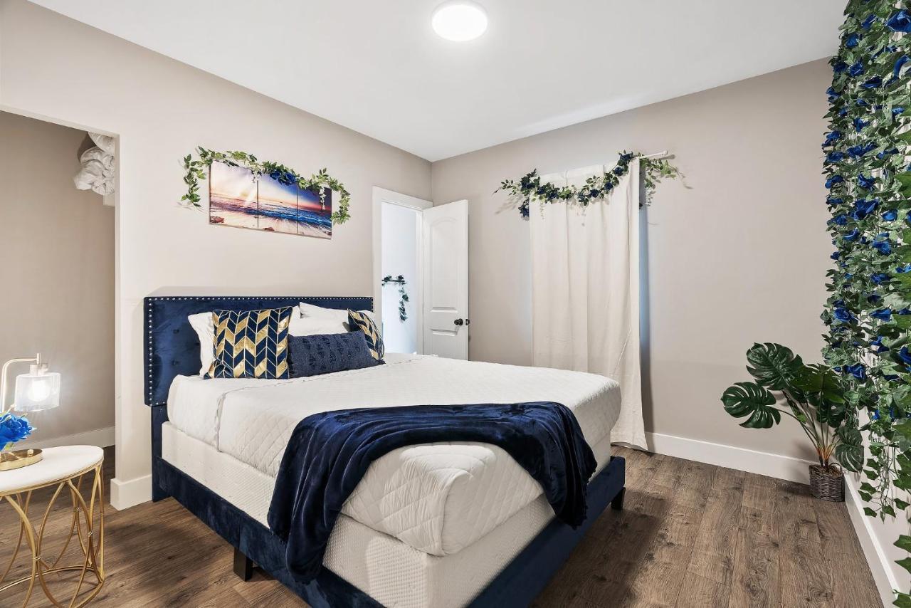 The Flower House- 2 Bdr W King Bed & 2 Private Bath Apartment Philadelphia Exterior photo