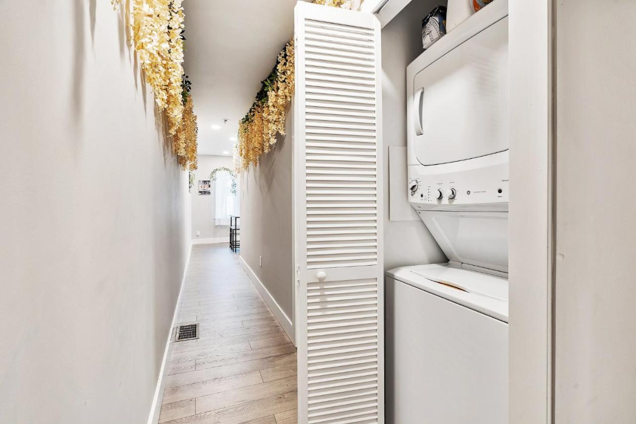 The Flower House- 2 Bdr W King Bed & 2 Private Bath Apartment Philadelphia Exterior photo